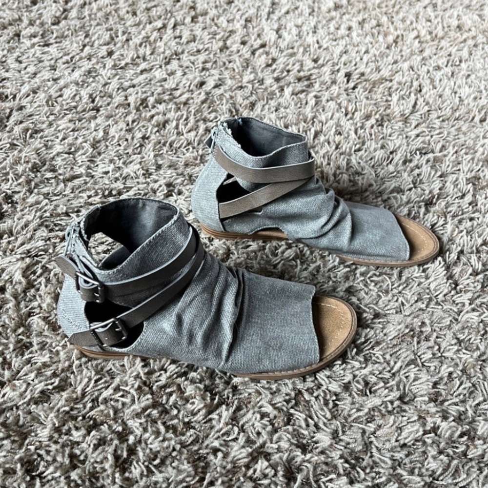 Women’s Sandals